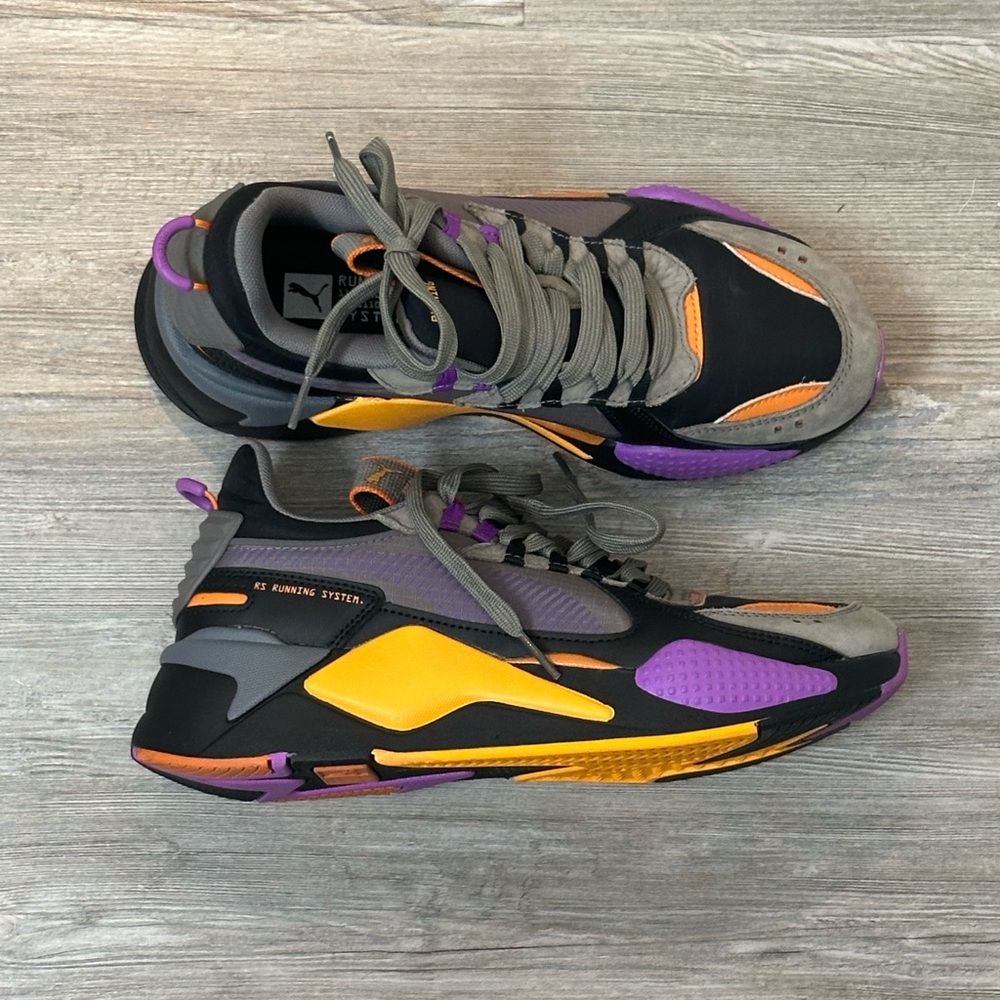 Puma Black and Purple Sneakers with Modern Athletic Design